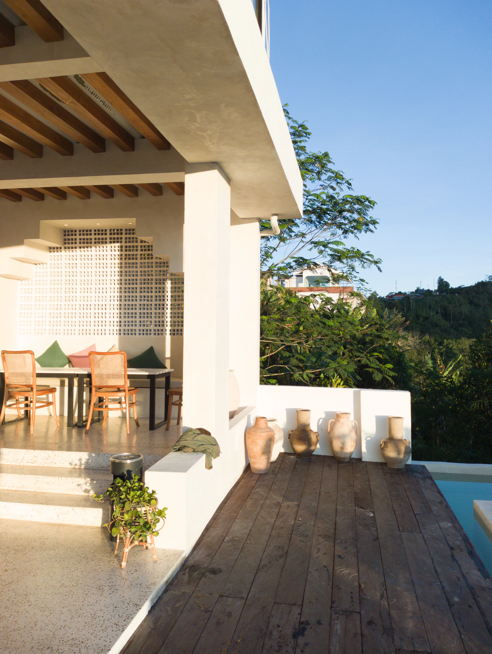 Illustration de matière montrant une terrasse en bois extérieur